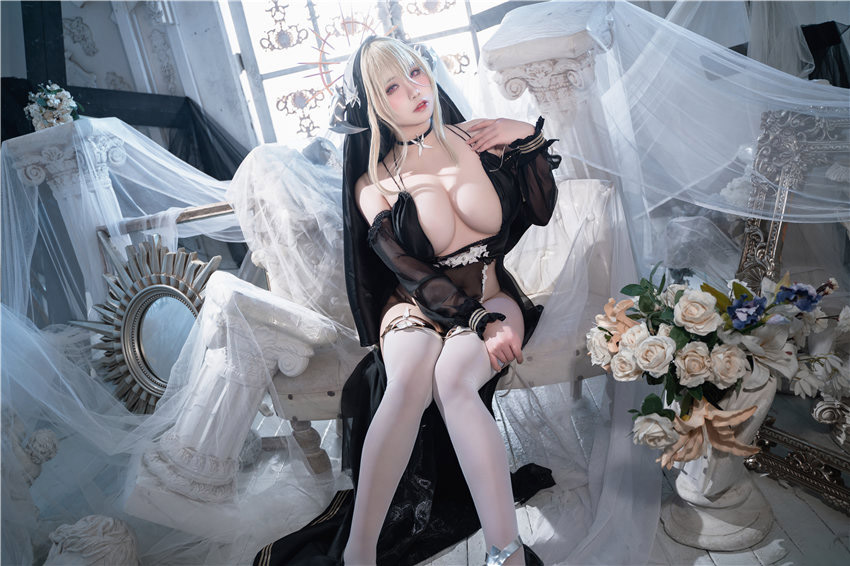 美女网-惊艳美好世界！-  贞子蜜桃